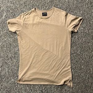 Cuts spilt hem tan shirt - large